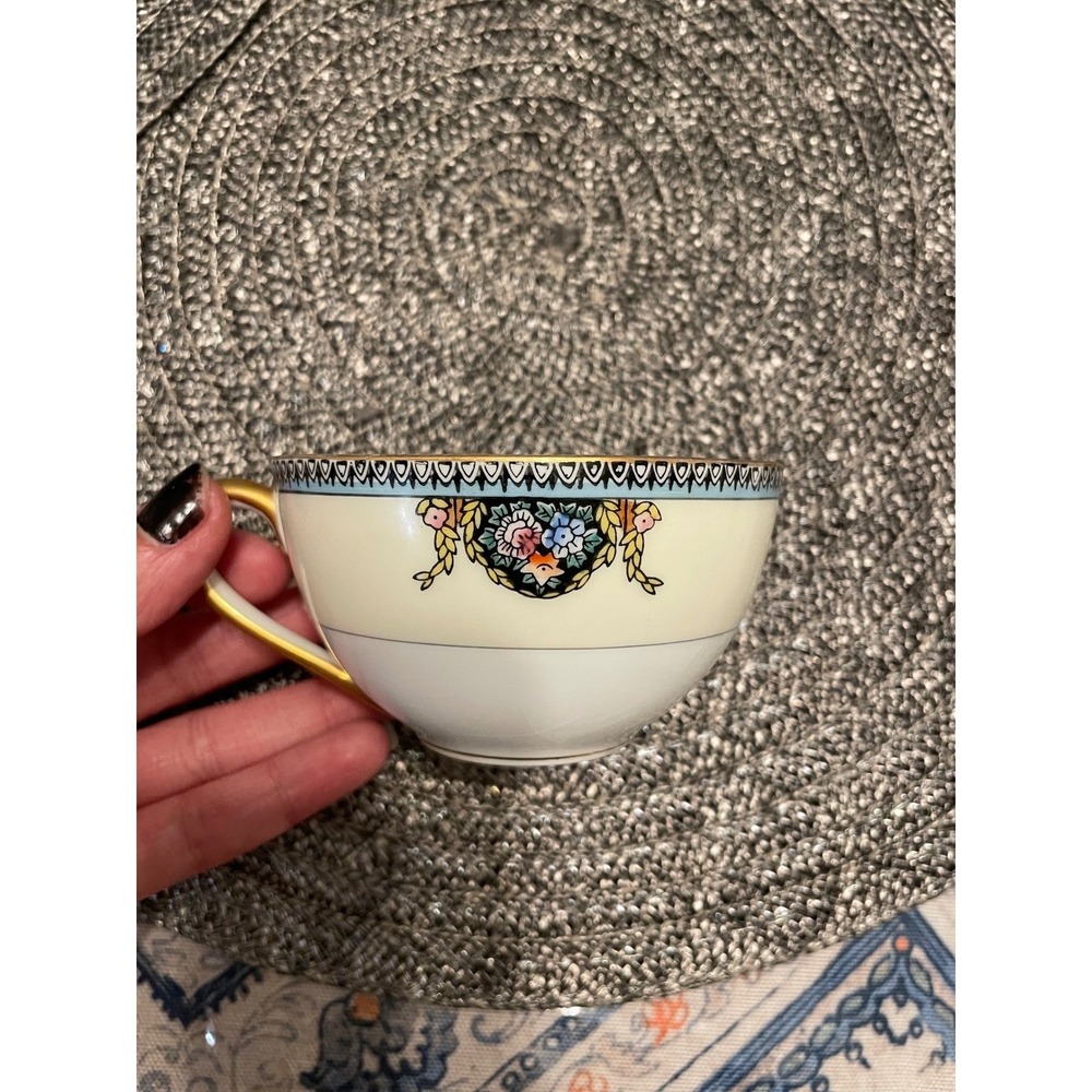 Meito China Vintage Hand Painted Tea Cup Floral Basket Gold Trim Made in Japan